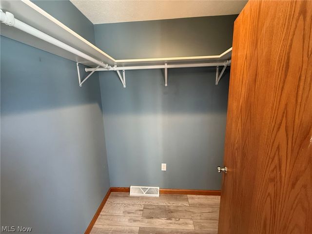 6784 Old Zoarville Road NE, Zoarville, OH 44656