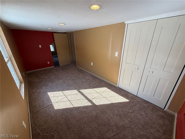 6784 Old Zoarville Road NE, Zoarville, OH 44656