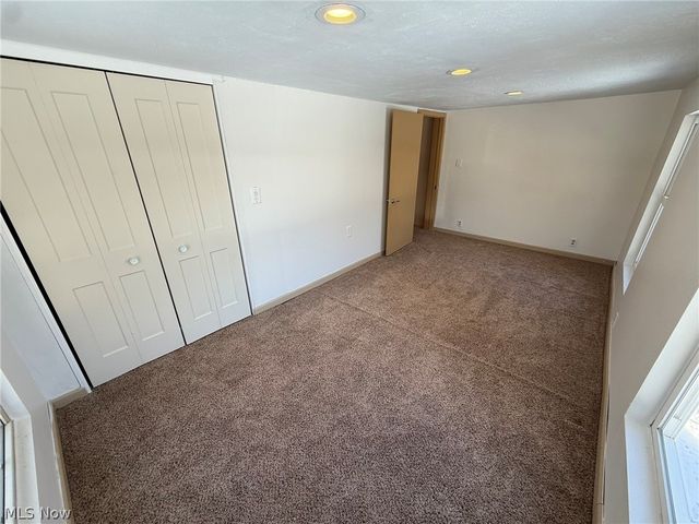 6784 Old Zoarville Road NE, Zoarville, OH 44656