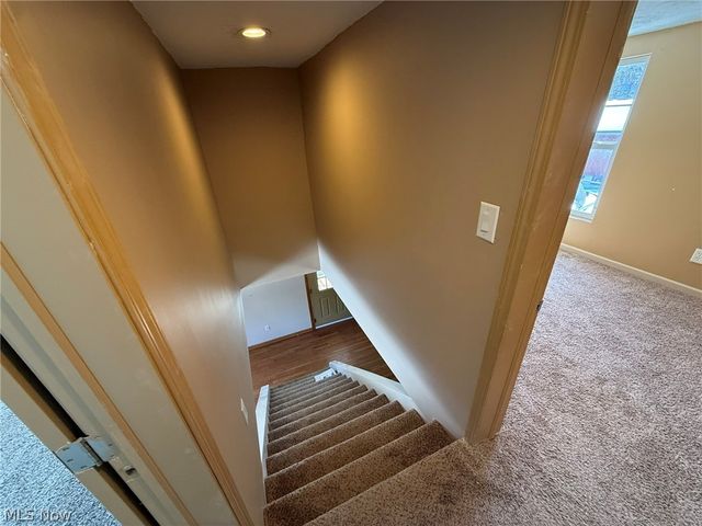 6784 Old Zoarville Road NE, Zoarville, OH 44656