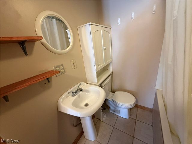 6784 Old Zoarville Road NE, Zoarville, OH 44656