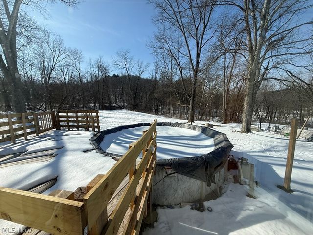 6784 Old Zoarville Road NE, Zoarville, OH 44656