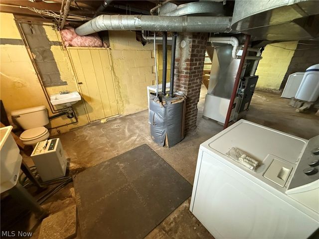 6784 Old Zoarville Road NE, Zoarville, OH 44656