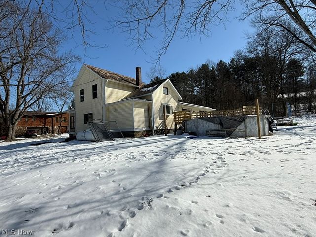 6784 Old Zoarville Road NE, Zoarville, OH 44656