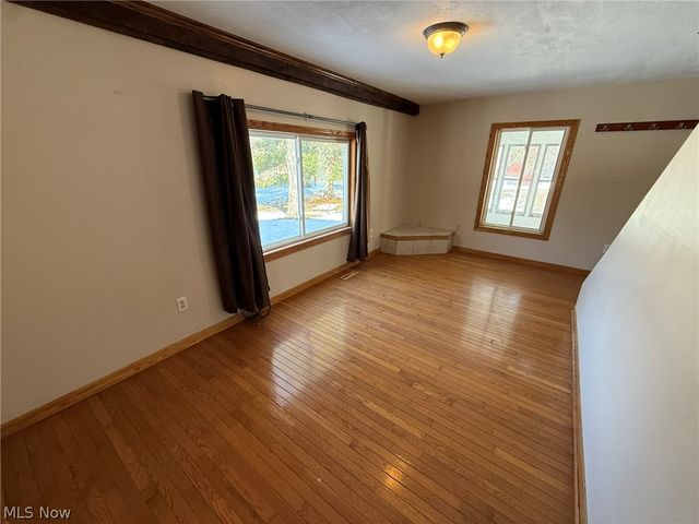 6784 Old Zoarville Road NE, Zoarville, OH 44656