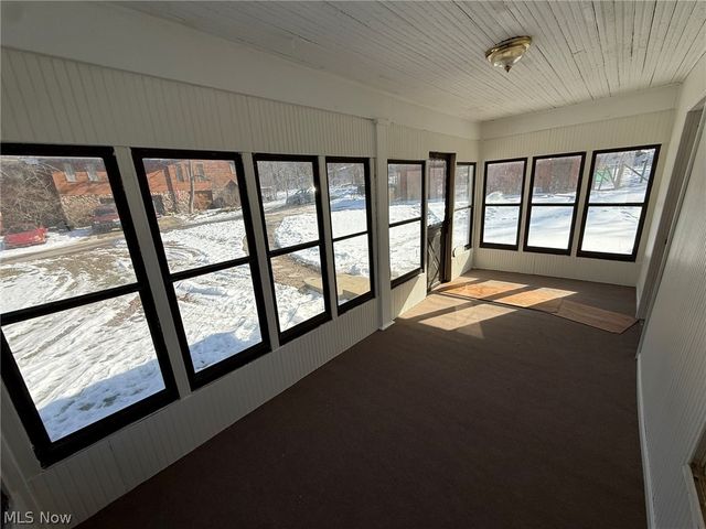 6784 Old Zoarville Road NE, Zoarville, OH 44656