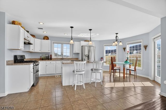 4 Coventry Rd, Hardyston Twp., NJ 07419