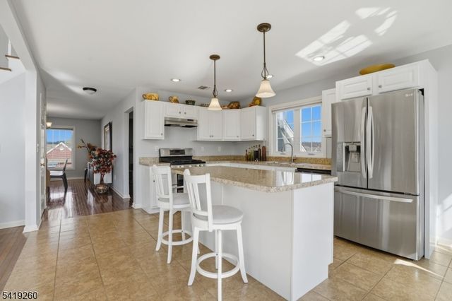 4 Coventry Rd, Hardyston Twp., NJ 07419