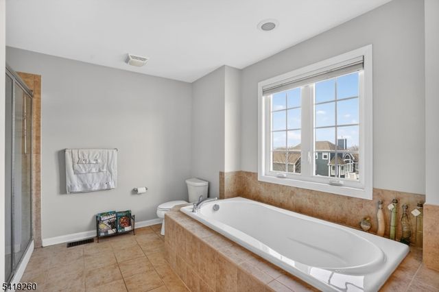 4 Coventry Rd, Hardyston Twp., NJ 07419