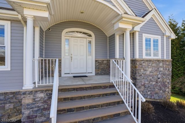 4 Coventry Rd, Hardyston Twp., NJ 07419