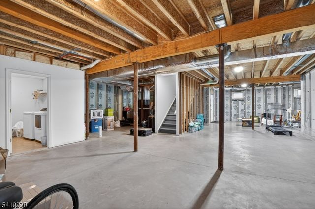 4 Coventry Rd, Hardyston Twp., NJ 07419