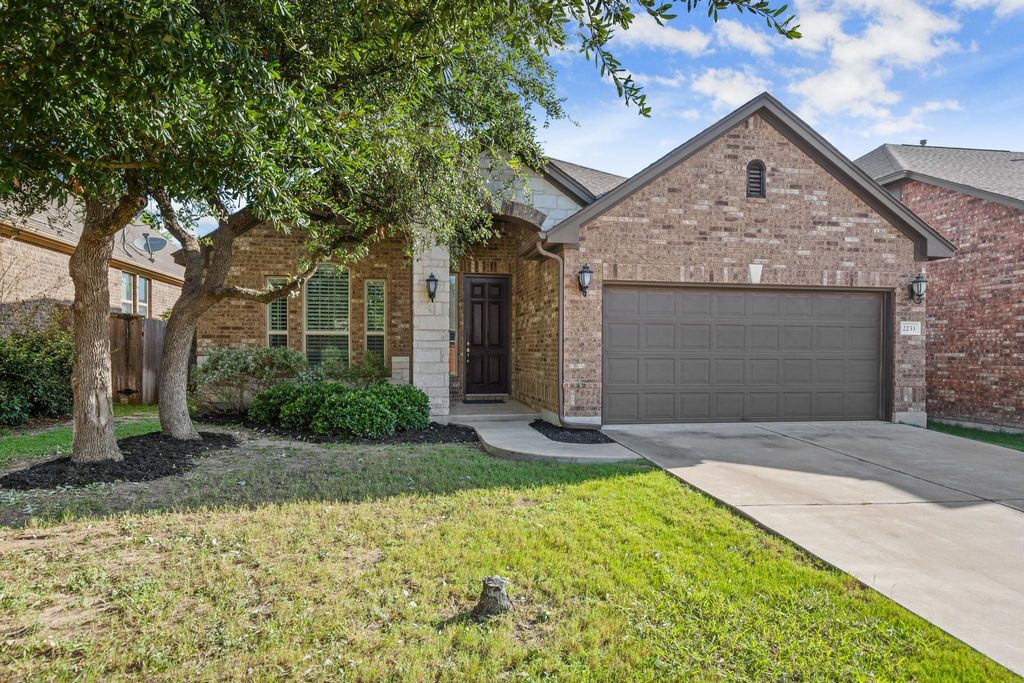 2233 Yaupon Range DR, Leander, TX 78641
