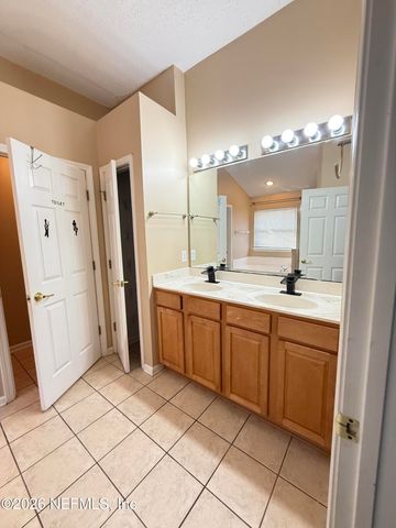 11017 APPLE BLOSSOM Trail W, Jacksonville, FL 32218