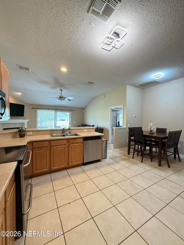 11017 APPLE BLOSSOM Trail W, Jacksonville, FL 32218