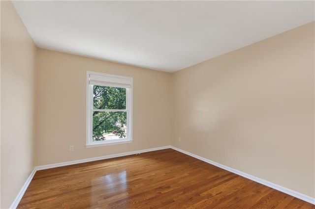 7401 N Strathbury Avenue, Kansas City, MO 64151