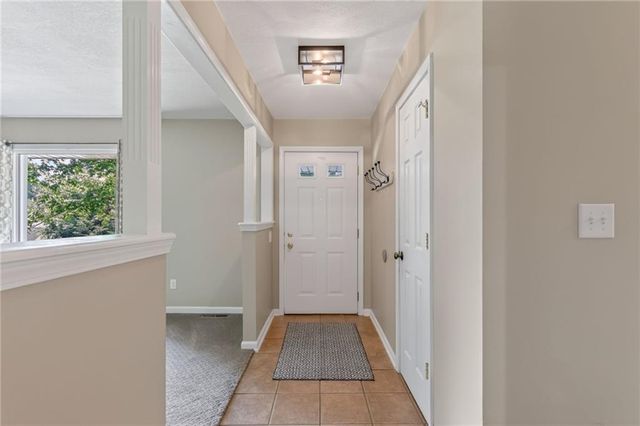 7401 N Strathbury Avenue, Kansas City, MO 64151