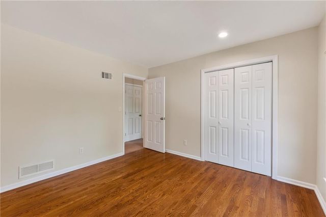 7401 N Strathbury Avenue, Kansas City, MO 64151
