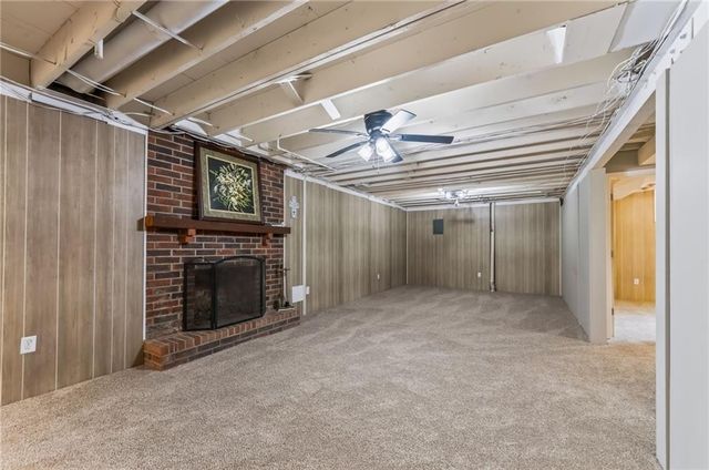 7401 N Strathbury Avenue, Kansas City, MO 64151