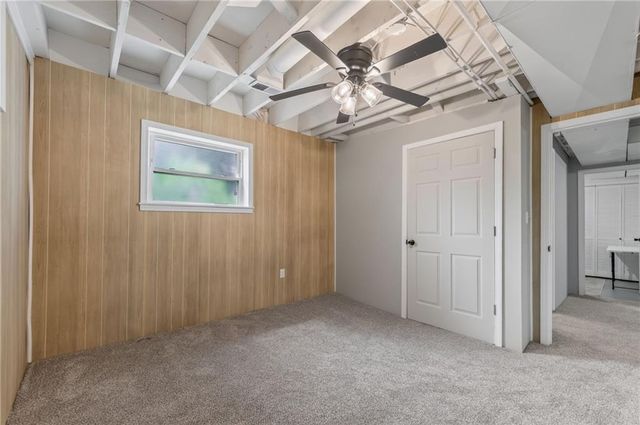 7401 N Strathbury Avenue, Kansas City, MO 64151