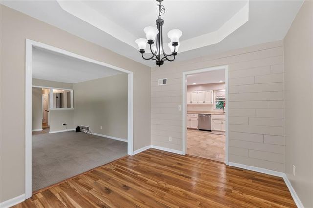 7401 N Strathbury Avenue, Kansas City, MO 64151