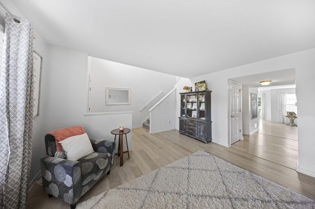 355 Hanton Way, Columbus, OH 43213