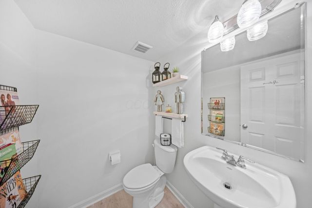 355 Hanton Way, Columbus, OH 43213