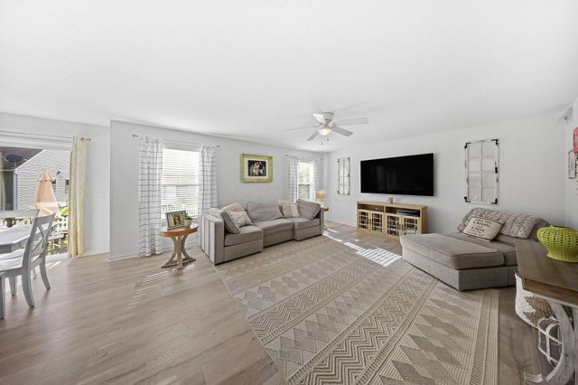 355 Hanton Way, Columbus, OH 43213