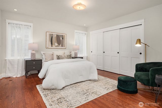 1915 35th Avenue W, Seattle, WA 98199