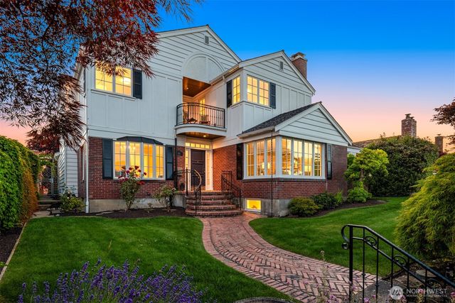 1915 35th Avenue W, Seattle, WA 98199