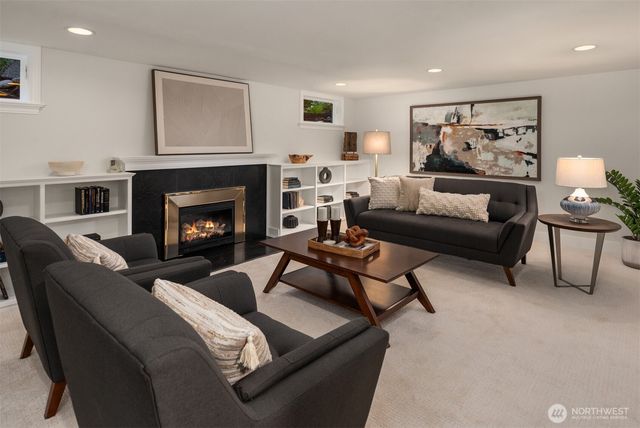 1915 35th Avenue W, Seattle, WA 98199