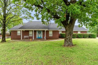 2105 Cherokee Road, Muldrow, OK 74948