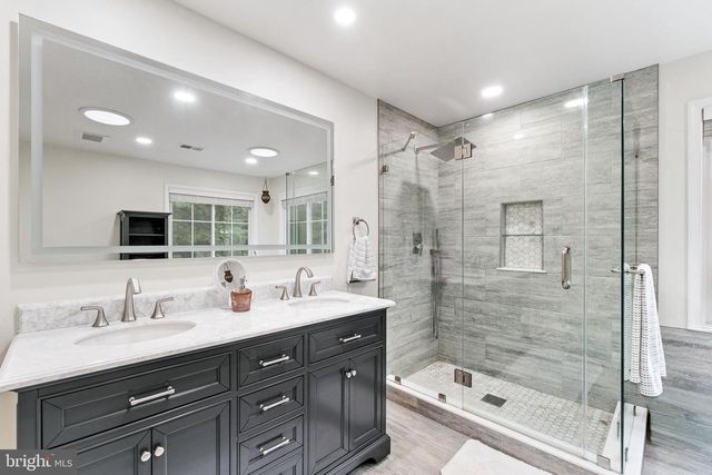 17401 BLOSSOM VIEW DR, Olney, MD 20832