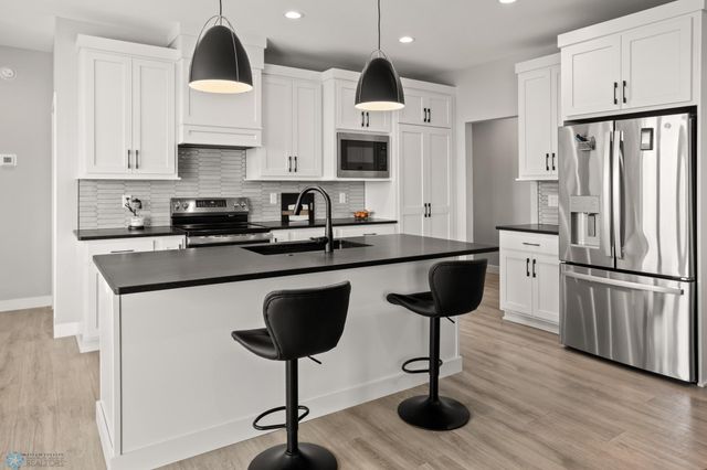 428 Audrey Drive, Mapleton, ND 58059