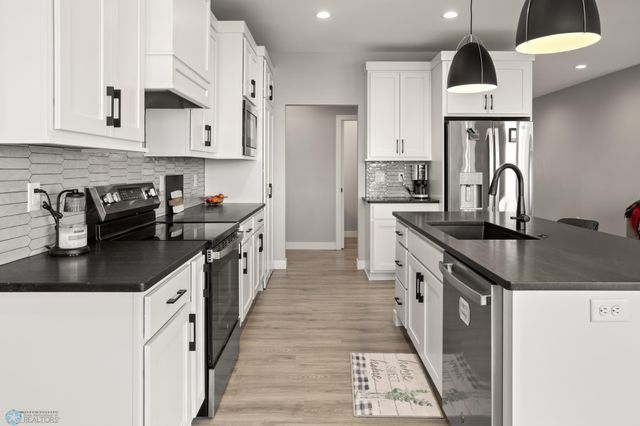 428 Audrey Drive, Mapleton, ND 58059