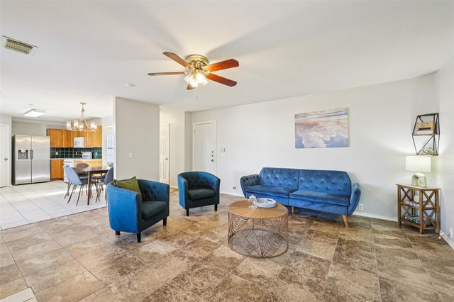 924 Melted Candle CV, Pflugerville, TX 78660