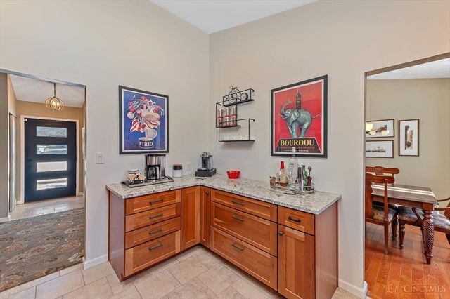 9621 Iris Drive, West Chester, OH 45241