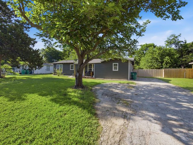 1512 Vine Street, Bridgeport, TX 76426