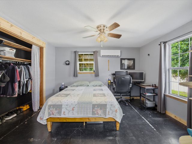 1512 Vine Street, Bridgeport, TX 76426