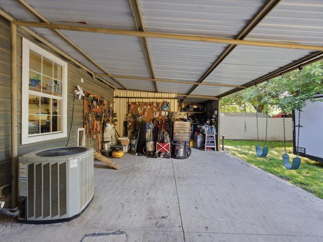 1512 Vine Street, Bridgeport, TX 76426