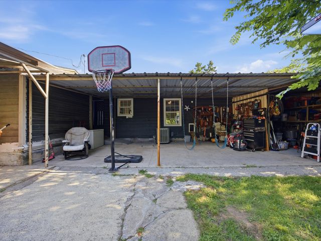 1512 Vine Street, Bridgeport, TX 76426