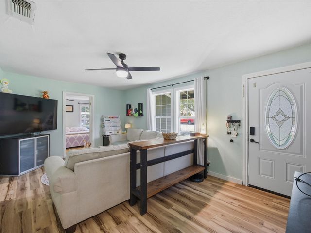 1512 Vine Street, Bridgeport, TX 76426