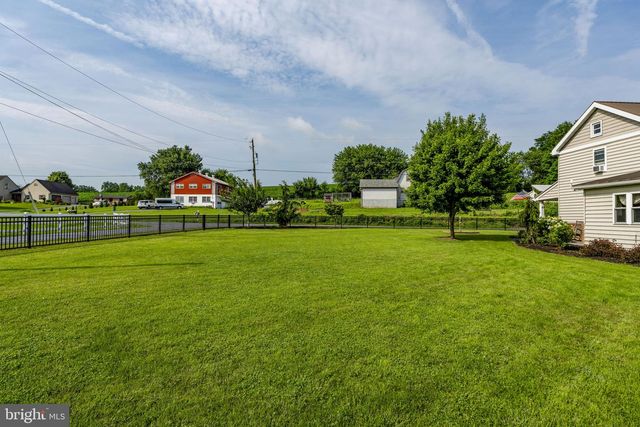 1857 N CHURCHTOWN RD, East Earl, PA 17519