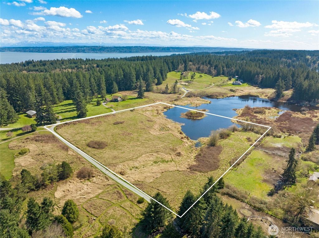 4320 Barbara Lane, Clinton, WA 98236
