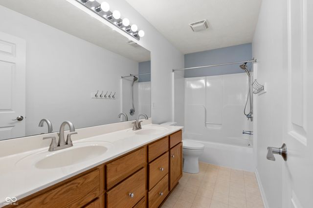 18487 Oriental Oak Court, Noblesville, IN 46062