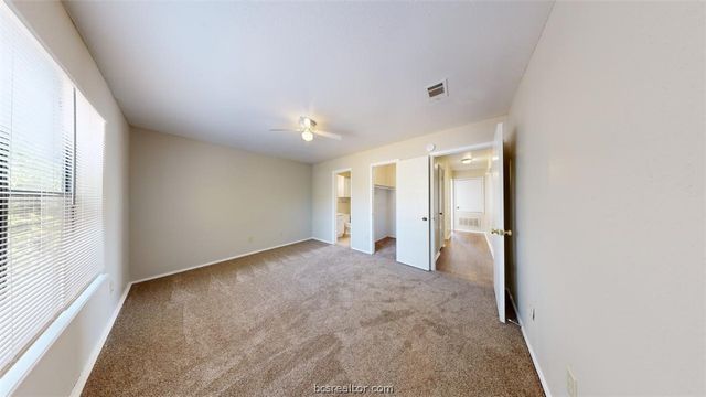 301 Manuel Drive D, College Station, TX 77840