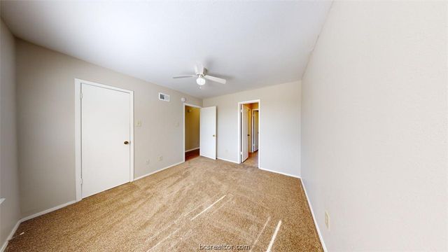 301 Manuel Drive D, College Station, TX 77840