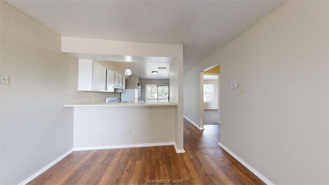 301 Manuel Drive D, College Station, TX 77840