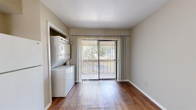 301 Manuel Drive D, College Station, TX 77840