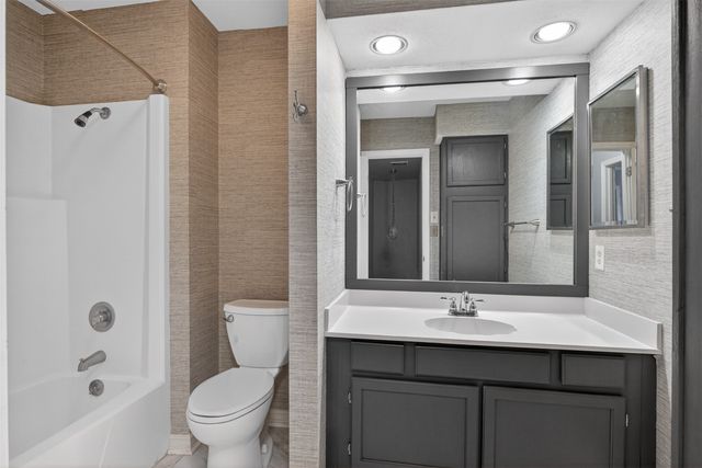 10009 Raintree Drive, Shreveport, LA 71115