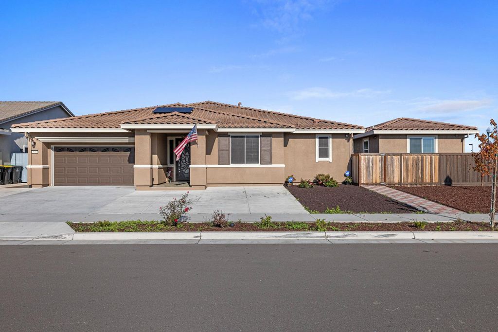 525 Bacarra St, Lathrop, CA 95330
